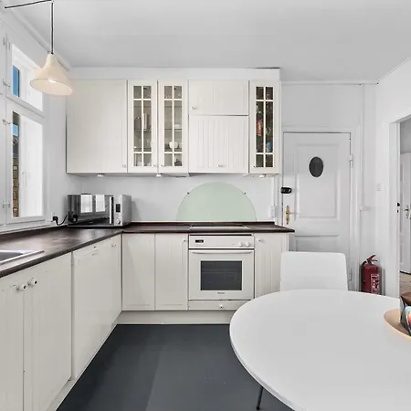 In Quiet White Hortensiavej 8 On Frederiksberg C بيت شباب كوبنهاجن