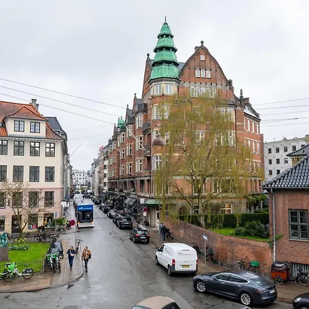 Apartment Rare 4br W Unique Details In Cph