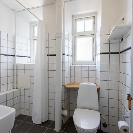 Lejlighed Spacious 3 Bedroom In Peaceful Area *