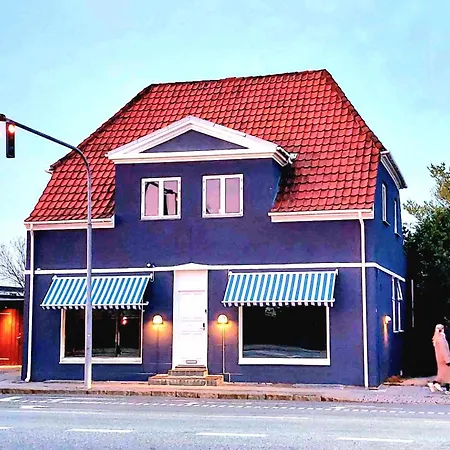 'blue House' In Vintage Villa&garden