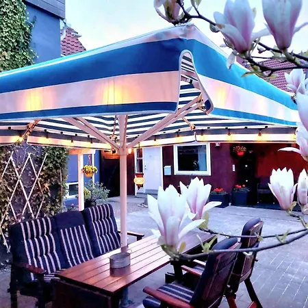 'blue House' In Vintage Villa&garden
