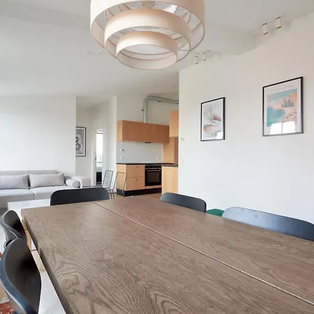 Cozy And Bright With Private Car Park Appartement Copenhague
