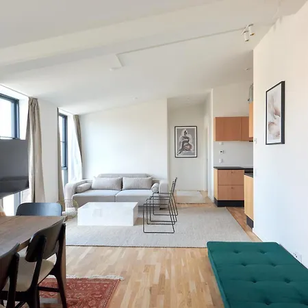 Cozy And Bright With Private Car Park *