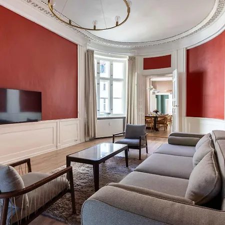 شقة Deluxe Apartment At Perfect Location *