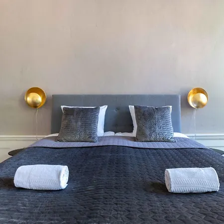 Deluxe Apartment At Perfect Location شقة