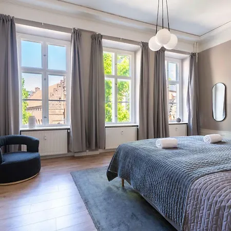 شقة Deluxe Apartment At Perfect Location *