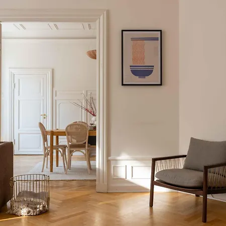 Lovely 3br Manor 5 Min From Tivoli Gardens Apartment Copenhagen