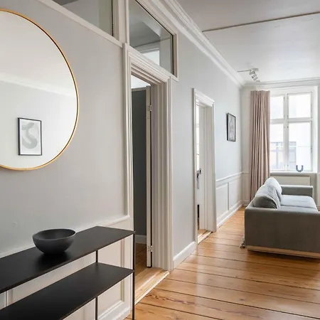 Charming In Latin Quarter Of דירה