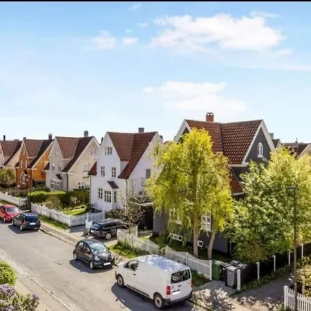 Flot Stort Hus I Valby Udlejes! Villa København