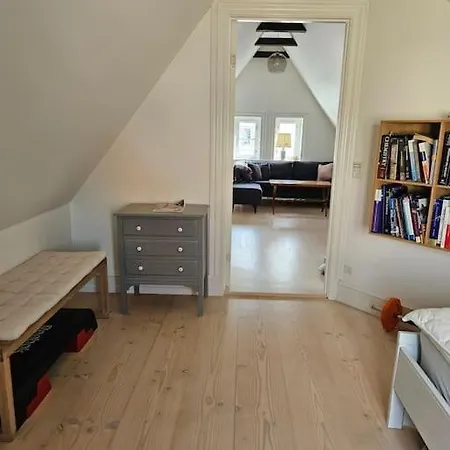 Flot Stort Hus I Valby Udlejes! * København