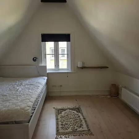 Flot Stort Hus I Valby Udlejes!