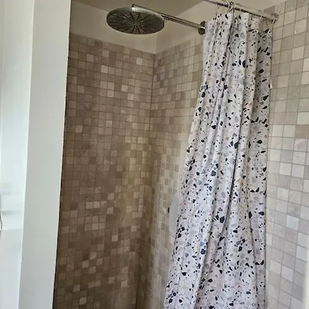Villa Flot Stort Hus I Valby Udlejes! København