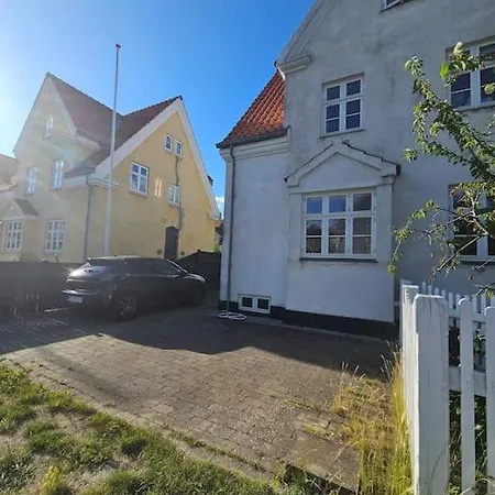 Flot Stort Hus I Valby Udlejes!