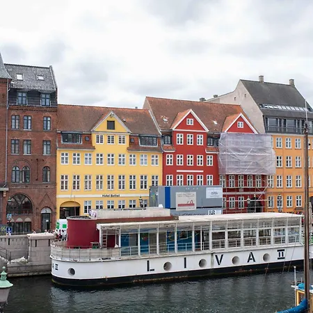 Apartment Chic In Vibrant Area By Canals *