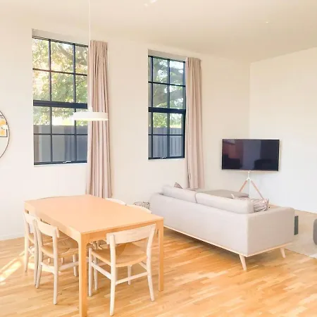 Cozy And Bright With Private Car Park Appartement Copenhague
