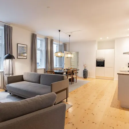 Stunning 5 Bedroom By The Lakes * Copenhagen