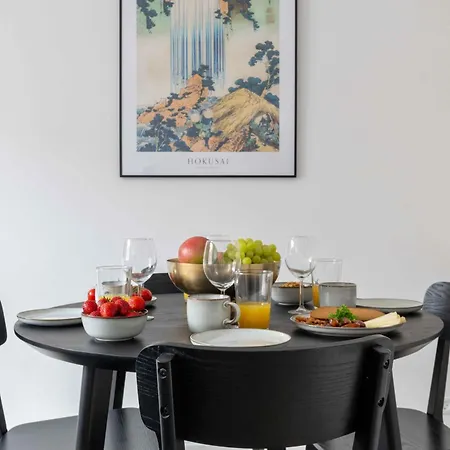 Lovely Flats In Vibrant Area Of شقة *