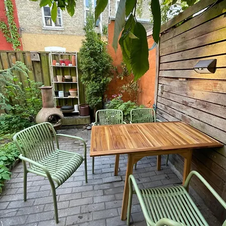 Cozy Center Chambers With Kitchen And Garden København