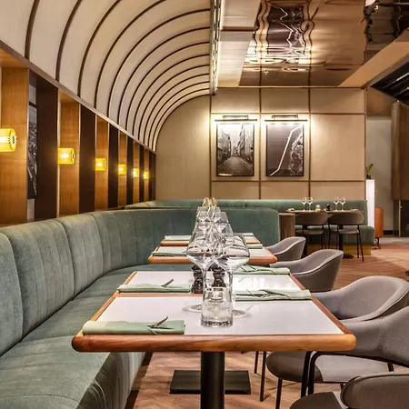 Radisson Blu Scandinavia Hotel, Hotell