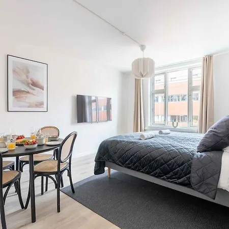 Lovely Flats In Vibrant Area Of شقة *