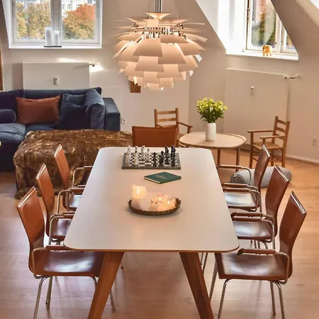 Penthouse With Private Rooftop Terrace * København