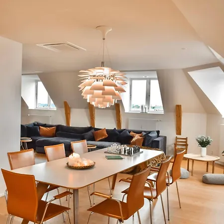Penthouse With Private Rooftop Terrace Lejlighed *