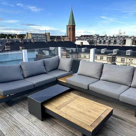 Penthouse With Private Rooftop Terrace København