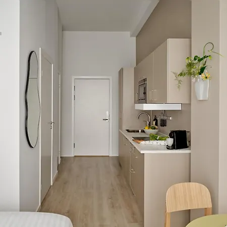 Flora Aparthotel *