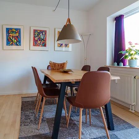 Spacious & Comfortable Near Tivoli & Metro Lejlighed *