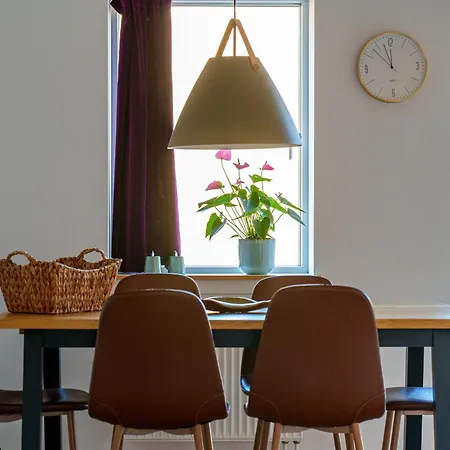 Spacious & Comfortable Near Tivoli & Metro Lejlighed *