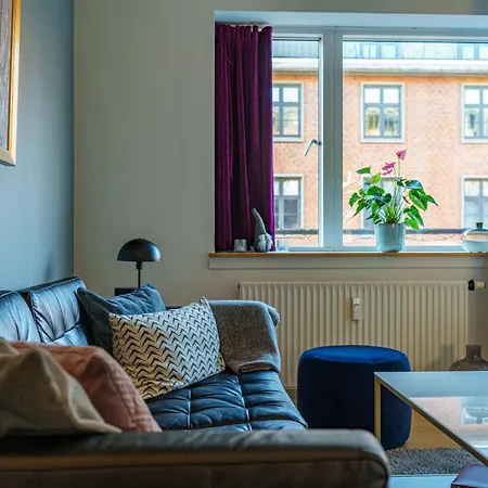 Lejlighed Spacious & Comfortable Near Tivoli & Metro København