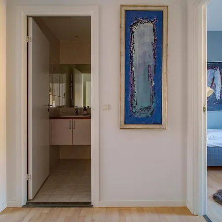 Spacious & Comfortable Near Tivoli & Metro København