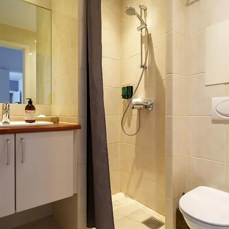 Spacious & Comfortable Near Tivoli & Metro * København