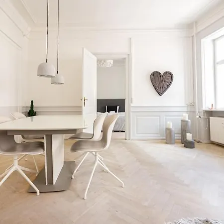 Apartment Kattesundet Charm - Historical Center Copenhagen