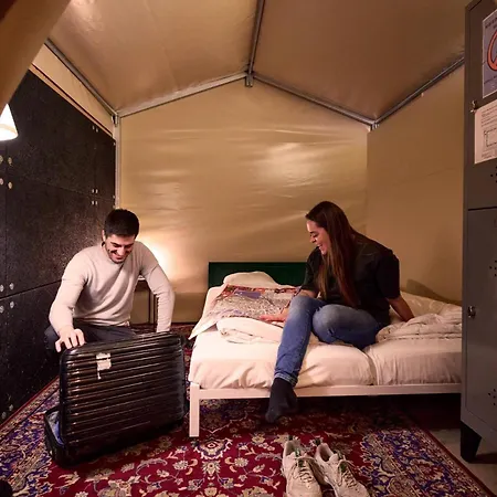 Hostel Urban Camper *