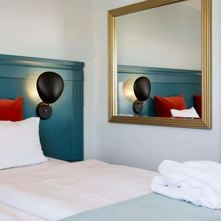 سكانديك ويبرز 4*