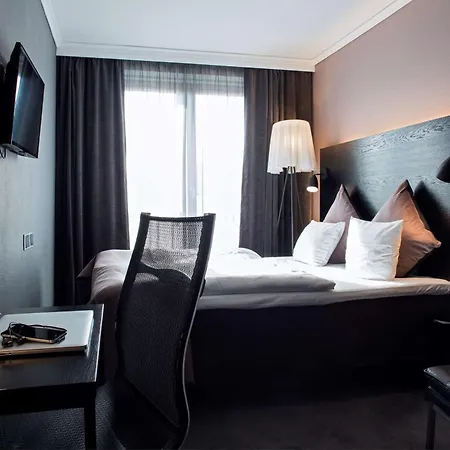 Scandic Front 4*