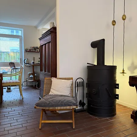 Cozy Center Chambers With Kitchen And Garden