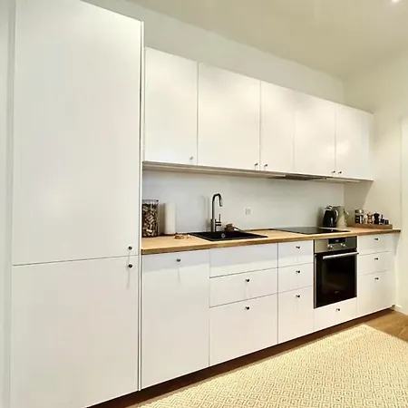 Cozy Center Apartment *