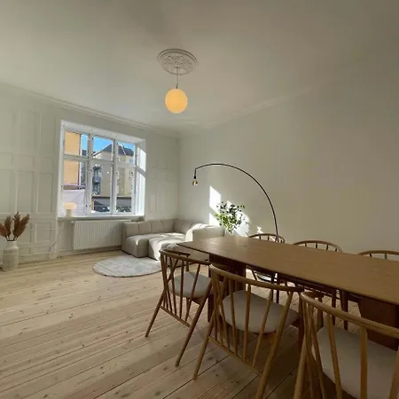 Apartment The Royale Retreat With 5 Bedrooms Copenhagen