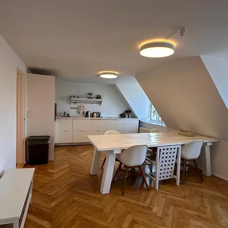 Apartment 1 Til 3 *