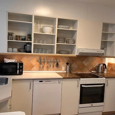 1 Til 3 Apartment