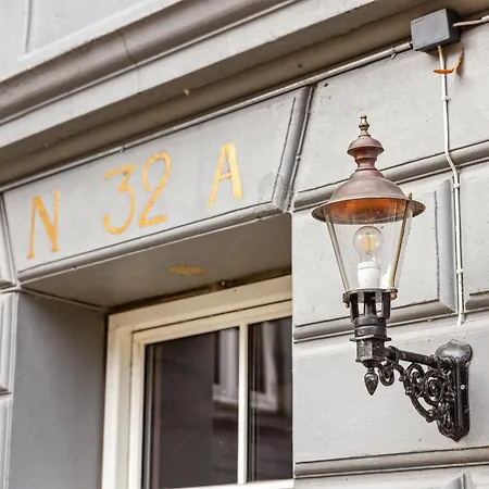 Apartment Charming With Prime Location In Osterbro - On Ground Floor *