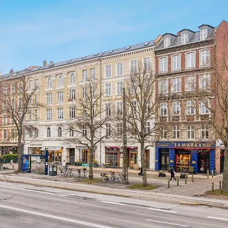 Apartment Charming With Prime Location In Osterbro - On Ground Floor *