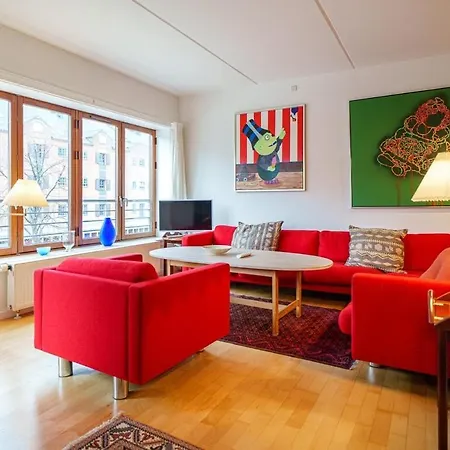 Apartment Spacious Canal-view Near Metro In Christianshavn *