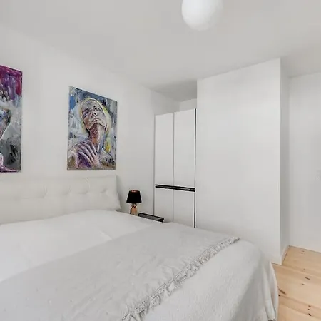 Perfect Location Apartment
