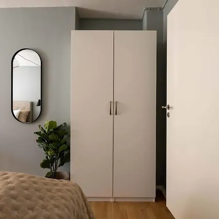 10 Person In The Heart Of