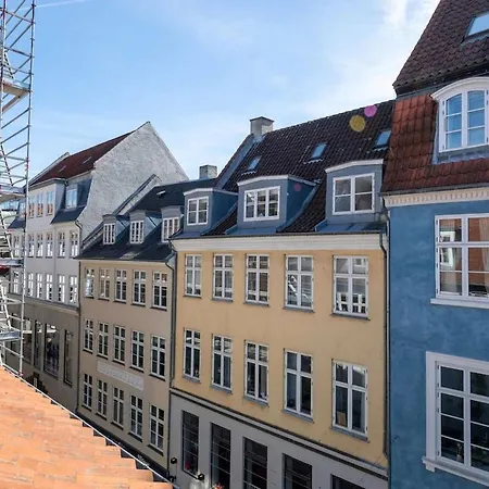 10 Person In The Heart Of * Copenhagen