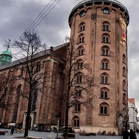 10 Person In The Heart Of * Copenhagen