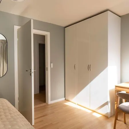 10 Person In The Heart Of * Copenhagen